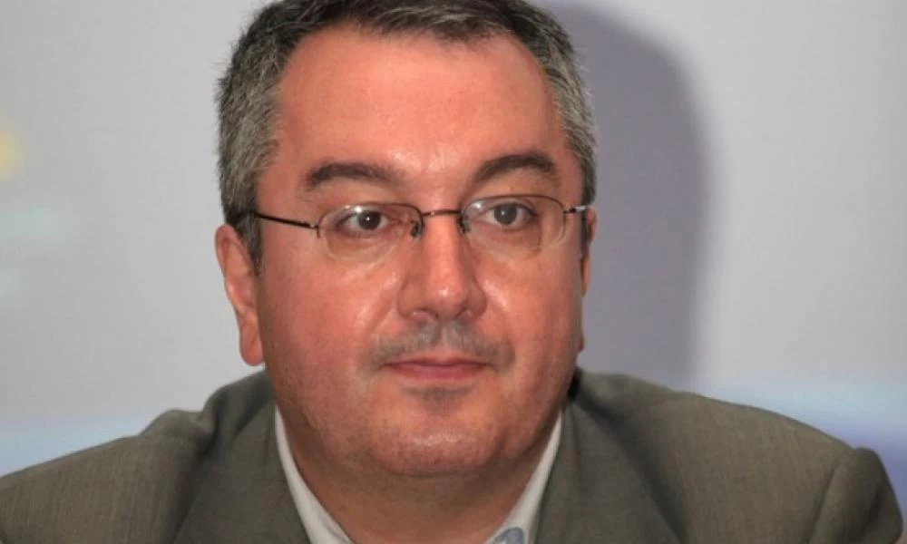 Ηλίας Μόσιαλος: Πώς ο εμβολιασμός των παιδιών θα περιορίσει την πανδημία